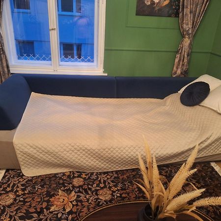 New, Stylish And Spacious Apartment Bratislava Bagian luar foto