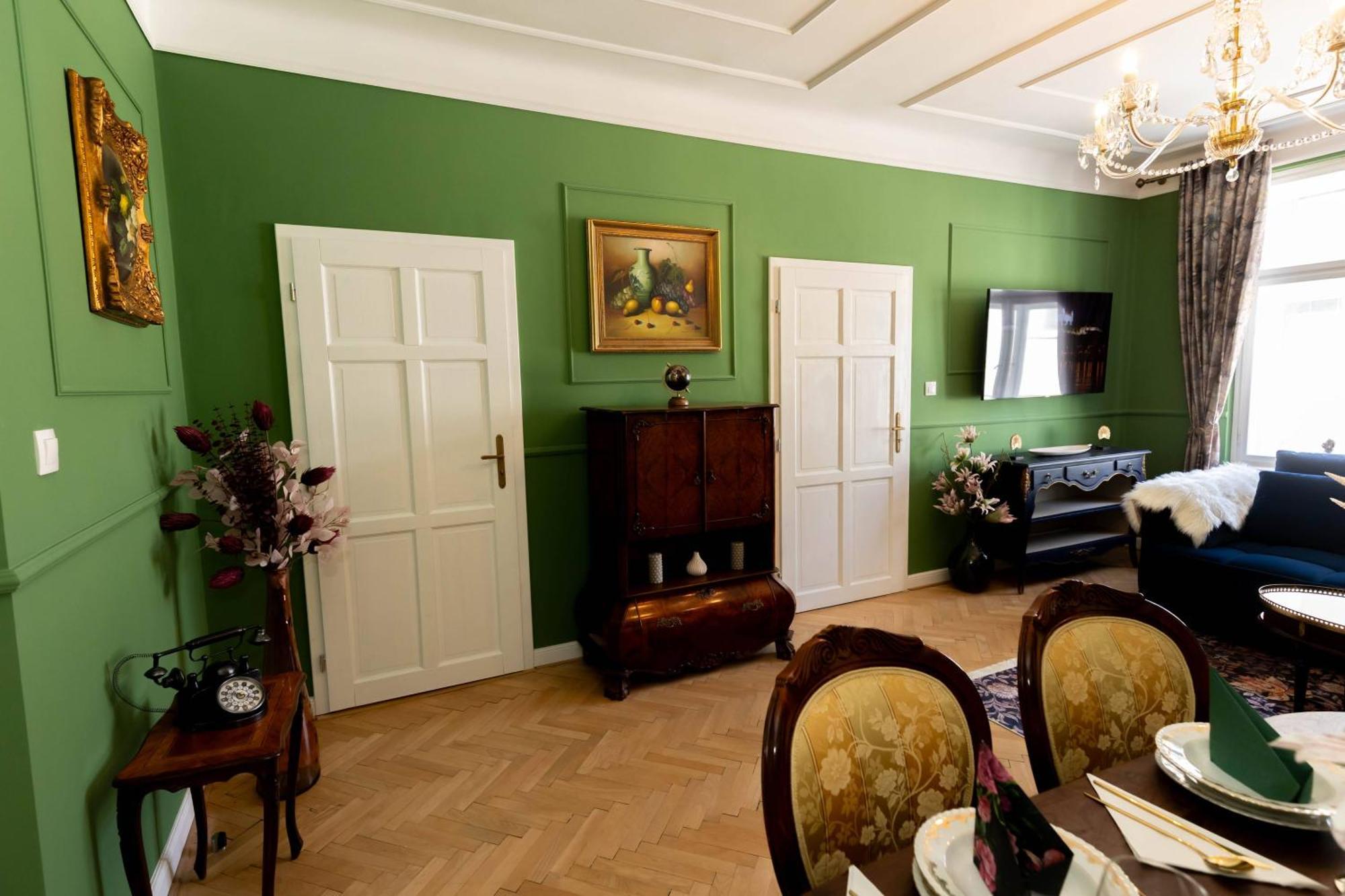 New, Stylish And Spacious Apartment Bratislava Bagian luar foto