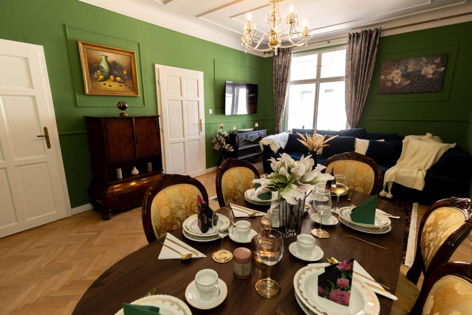 New, Stylish And Spacious Apartment Bratislava Bagian luar foto