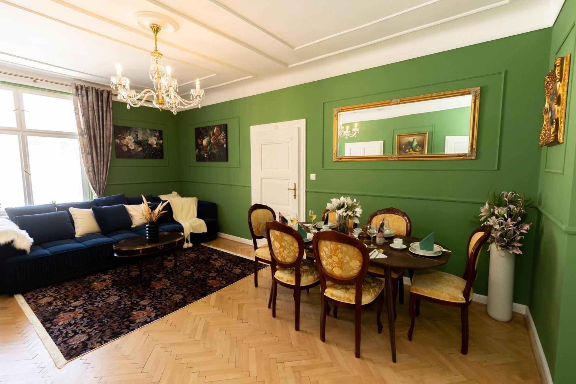 New, Stylish And Spacious Apartment Bratislava Bagian luar foto
