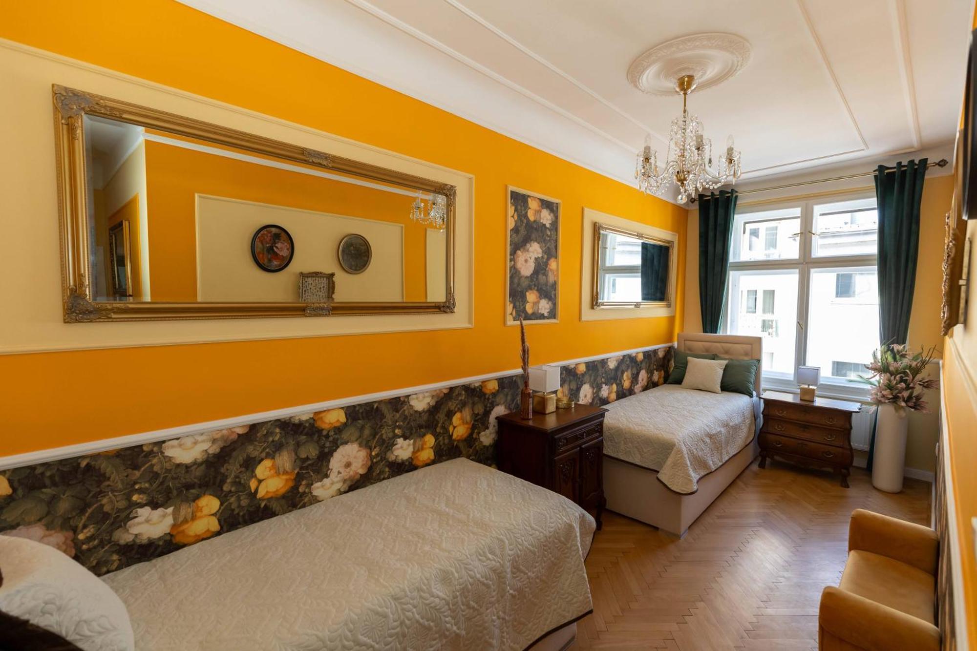 New, Stylish And Spacious Apartment Bratislava Bagian luar foto