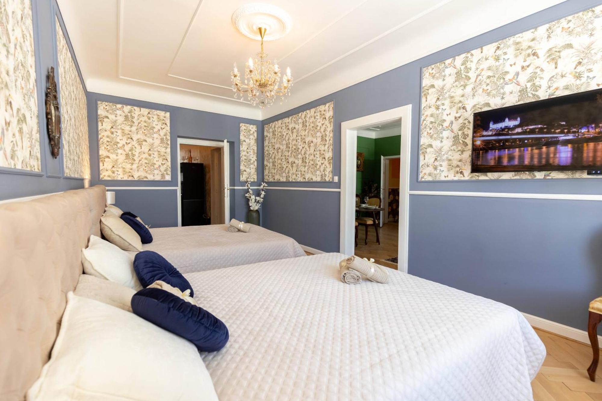 New, Stylish And Spacious Apartment Bratislava Bagian luar foto