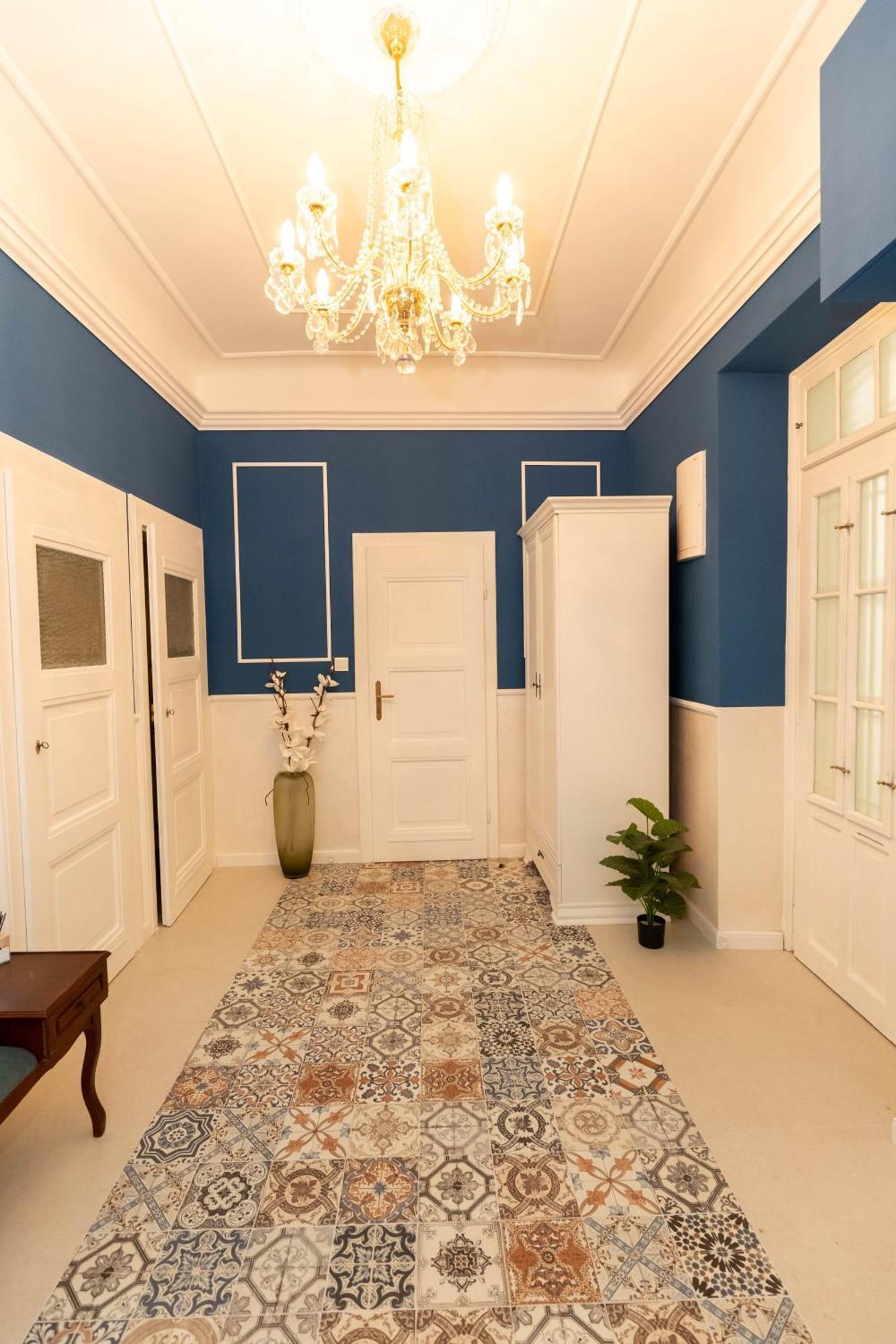 New, Stylish And Spacious Apartment Bratislava Bagian luar foto