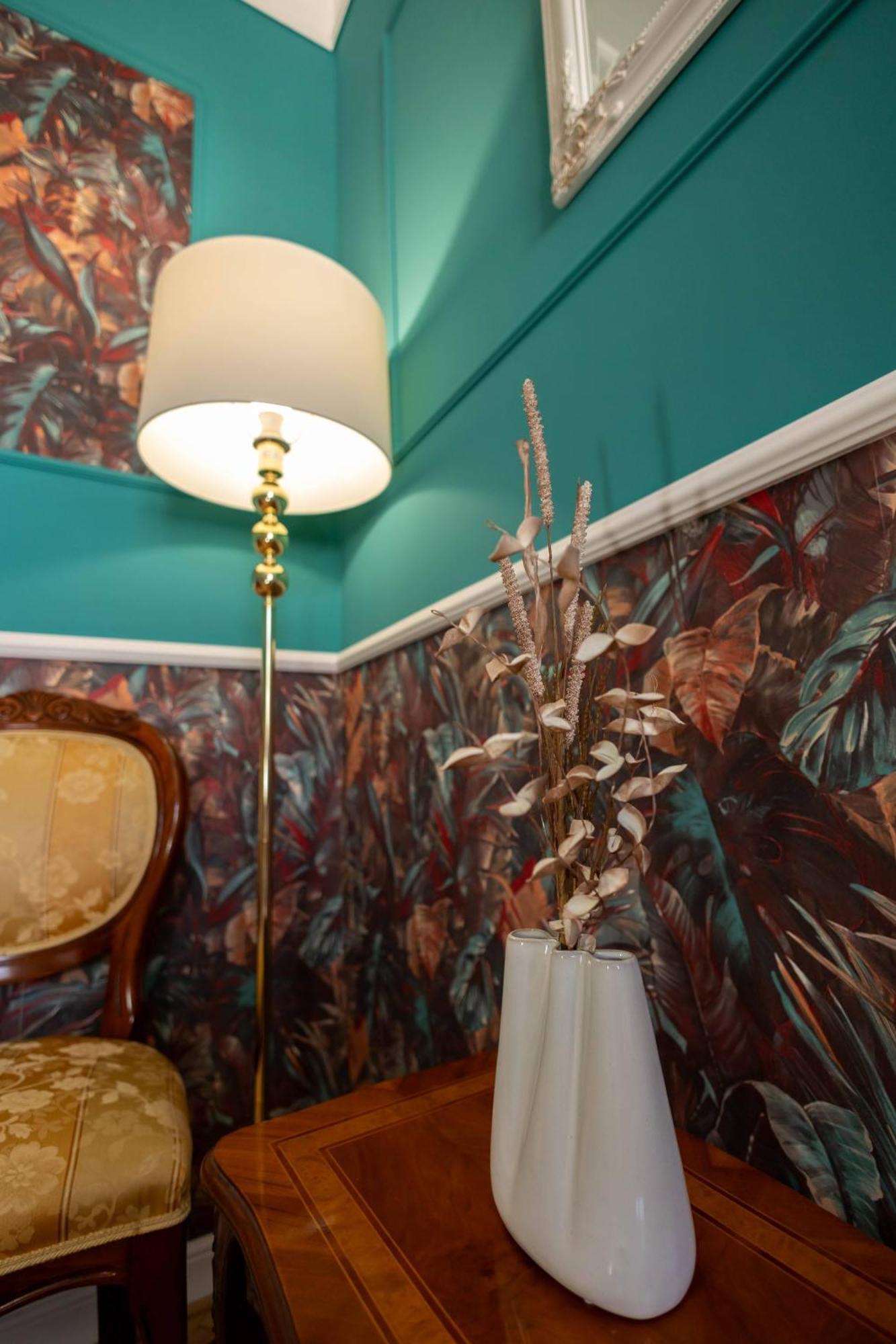 New, Stylish And Spacious Apartment Bratislava Bagian luar foto
