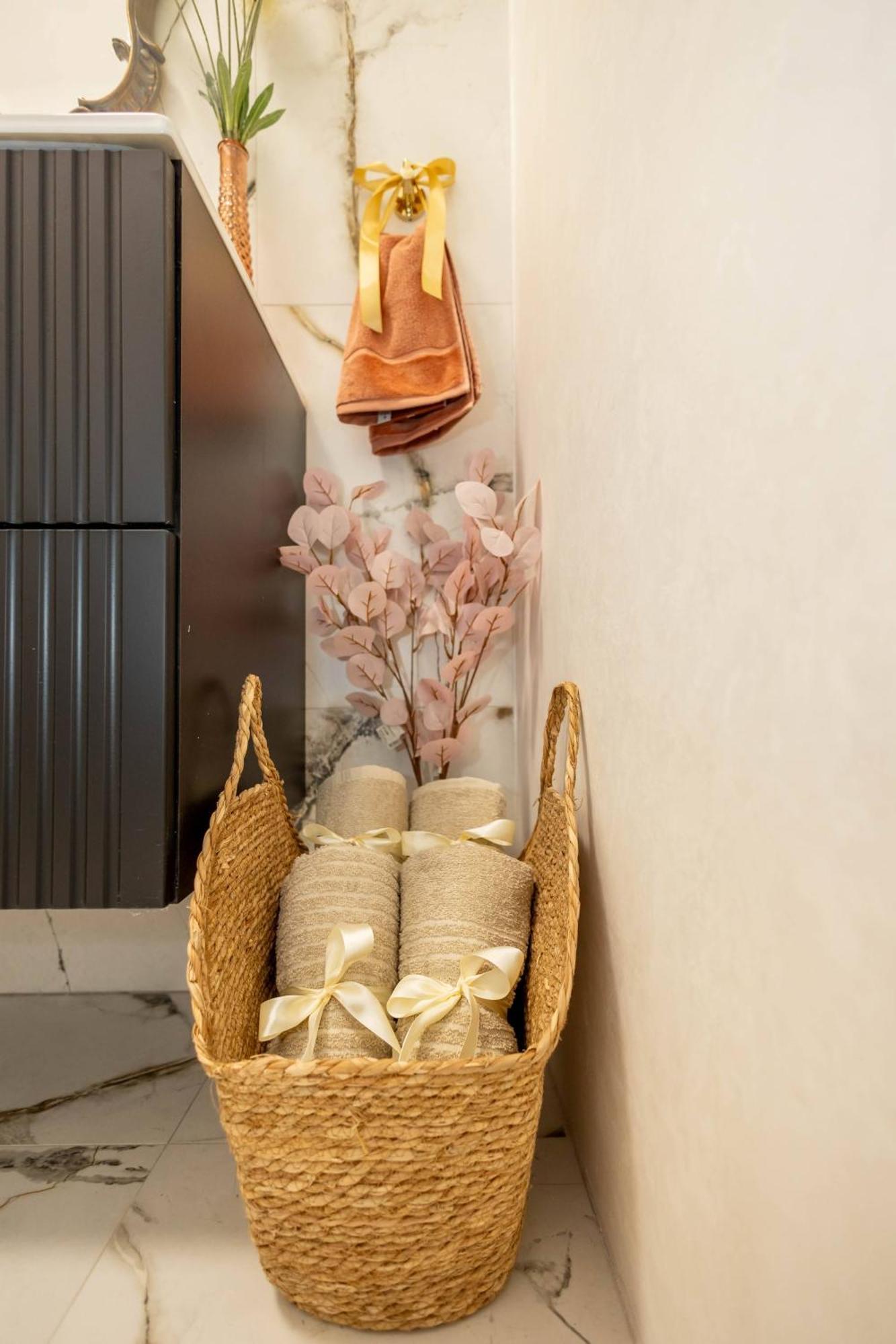 New, Stylish And Spacious Apartment Bratislava Bagian luar foto