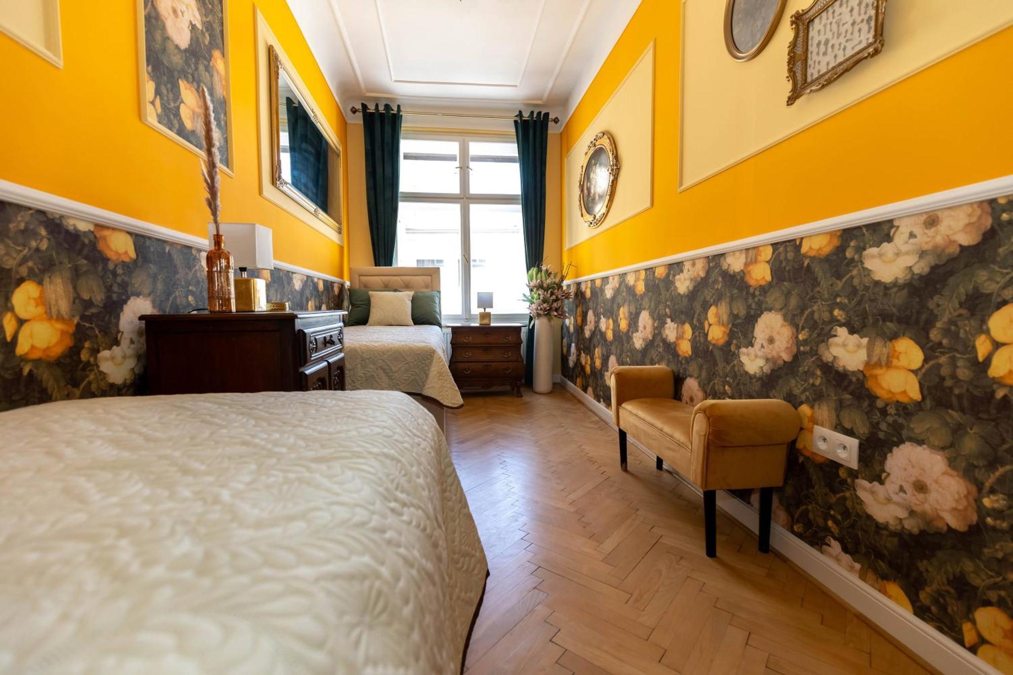 New, Stylish And Spacious Apartment Bratislava Bagian luar foto